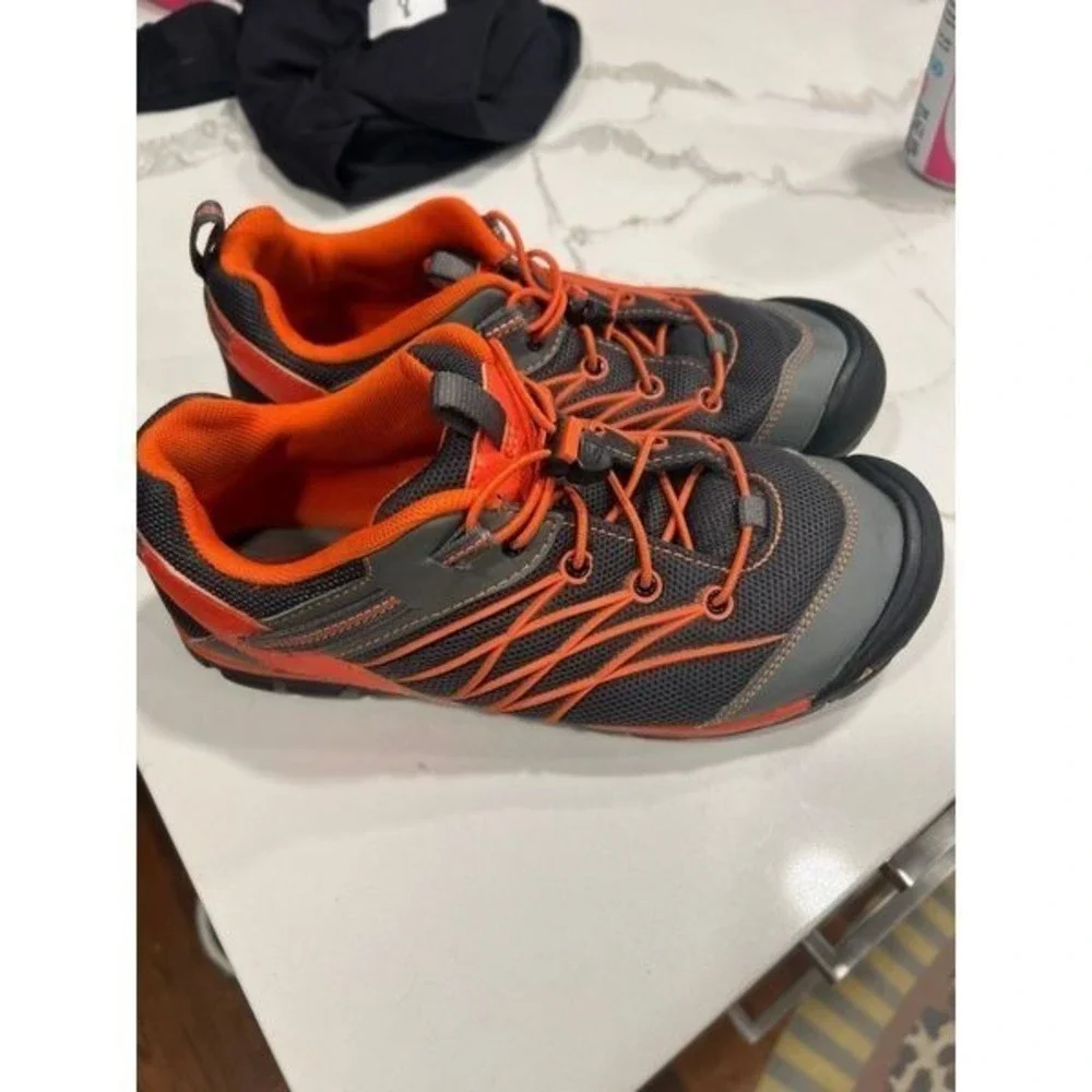 Keen‎ shoes orange size 6